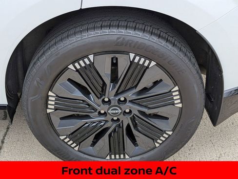 Certified 2025 Nissan Murano Platinum w/ Cargo Package AWD/4WD image 13