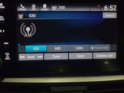 Used 2018 Honda Accord Sport image 25