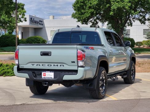 Certified 2022 Toyota Tacoma TRD Off-Road w/ Black Out Package (TMS) AWD/4WD image 3