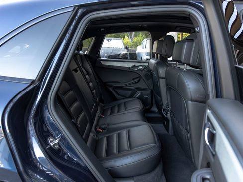 Certified 2018 Porsche Macan GTS AWD/4WD image 53