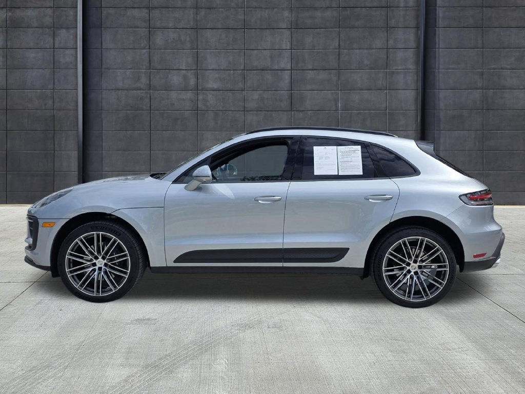 Certified 2026 Porsche Macan AWD/4WD image 2
