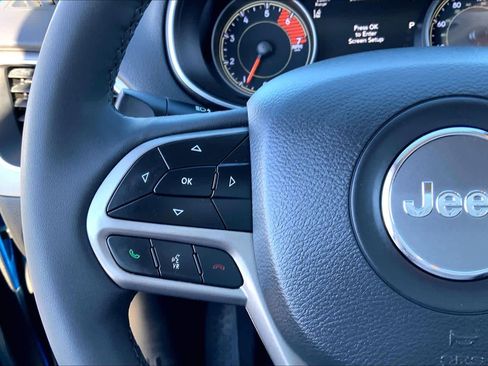 Used 2022 Jeep Cherokee Latitude Lux image 20