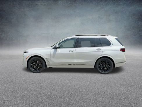 Used 2025 BMW X7 xDrive40i image 13