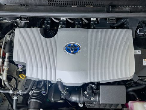 Used 2019 Toyota Prius L Eco w/ Carpet Mat Package FWD image 30