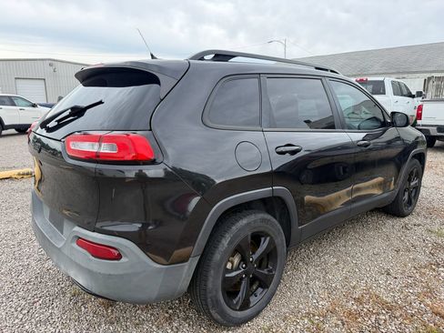 Used 2015 Jeep Cherokee Latitude w/ Comfort/Convenience Group AWD/4WD image 6