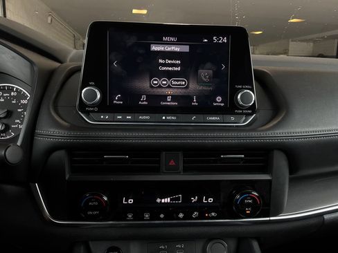 Used 2025 Nissan Rogue SV FWD image 27