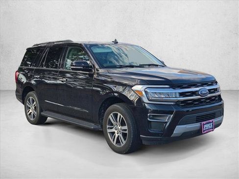 Used 2024 Ford Expedition Limited AWD/4WD image 3