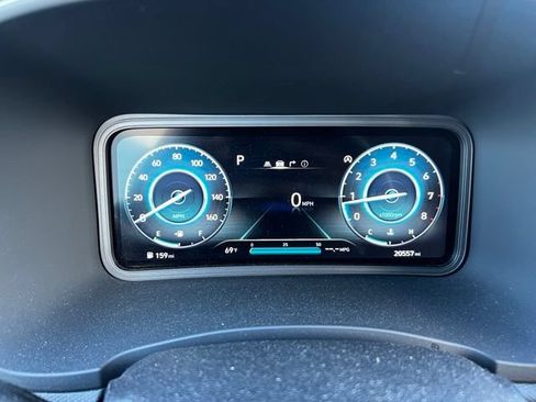 Used 2022 Hyundai Kona Limited AWD/4WD image 9