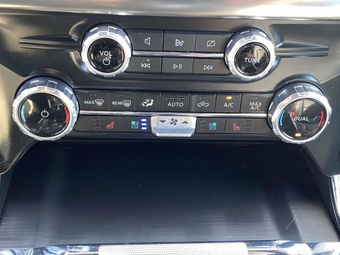 Used 2023 Ford F150 Lariat w/ Equipment Group 502A High image 26