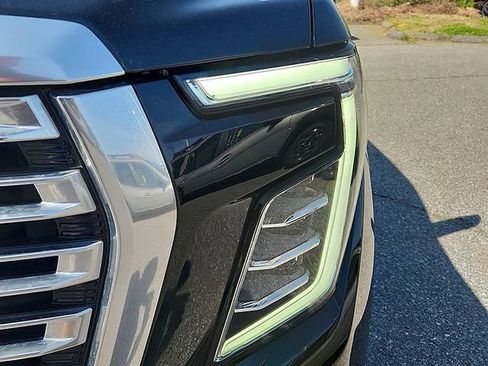 Certified 2025 GMC Yukon XL Denali w/ Denali Reserve Package AWD/4WD image 9