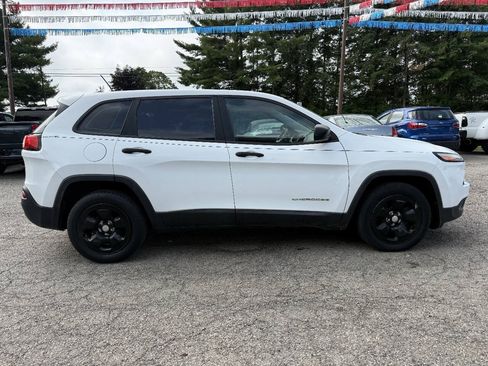 Used 2014 Jeep Cherokee Sport FWD image 4