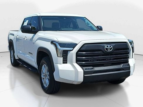 Used 2022 Toyota Tundra SR5 w/ SR5 Premium Package AWD/4WD image 3