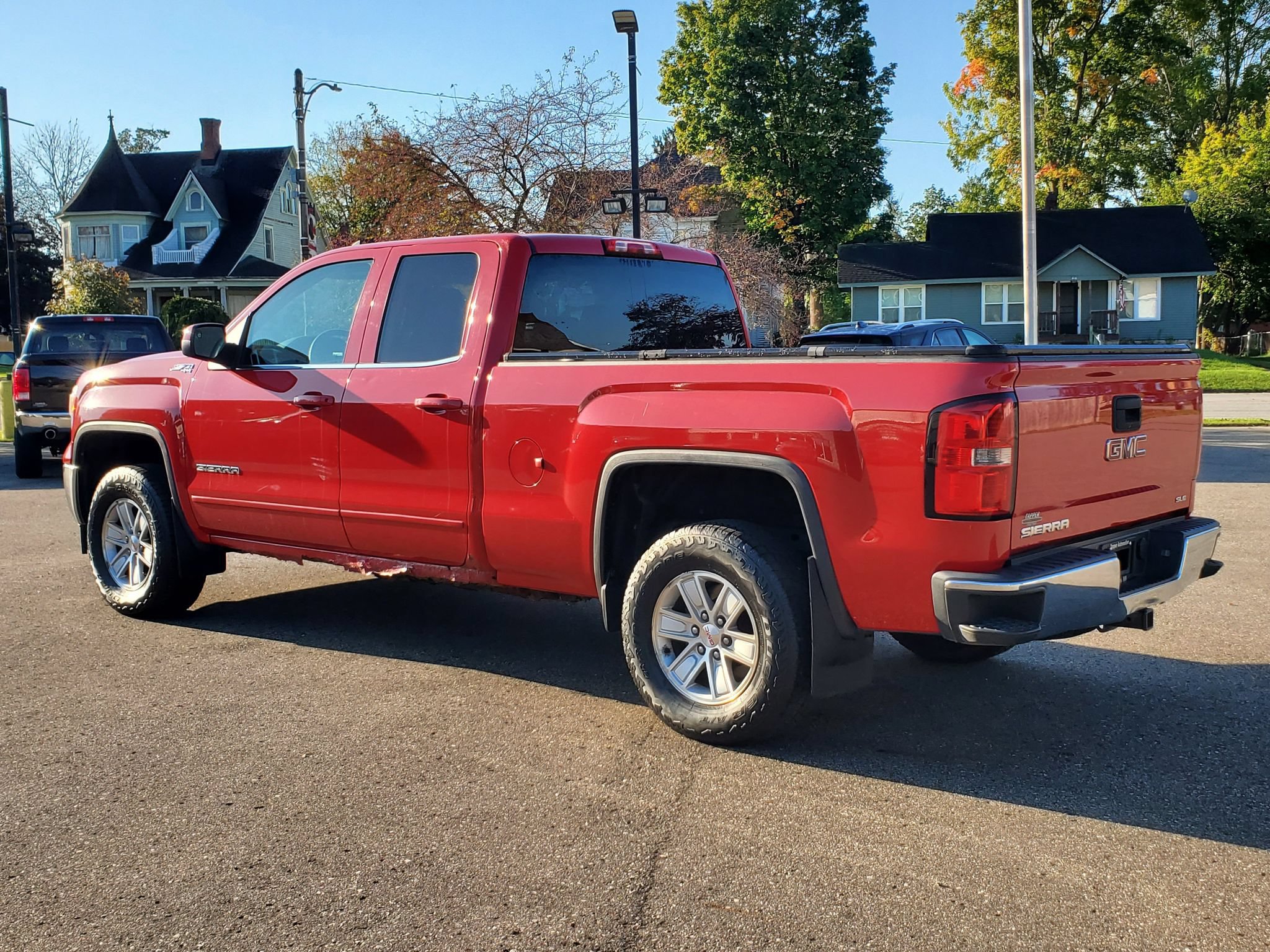 Used 2014 GMC Sierra 1500 SLE w/ SLE Value Package AWD/4WD image 5