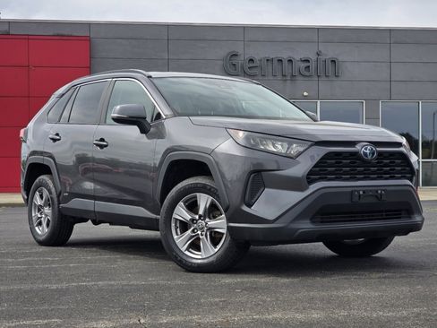Certified 2022 Toyota RAV4 LE AWD/4WD image 2