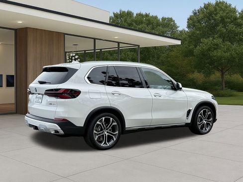 New 2026 BMW X5 xDrive50e image 6