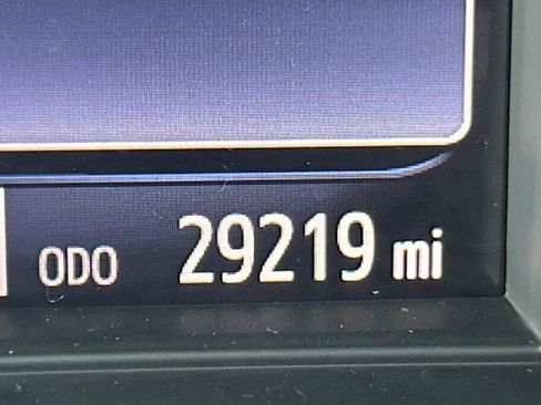 Used 2017 Toyota Camry XLE FWD image 35