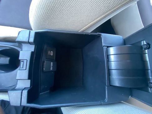 Used 2025 Toyota Corolla LE FWD image 25