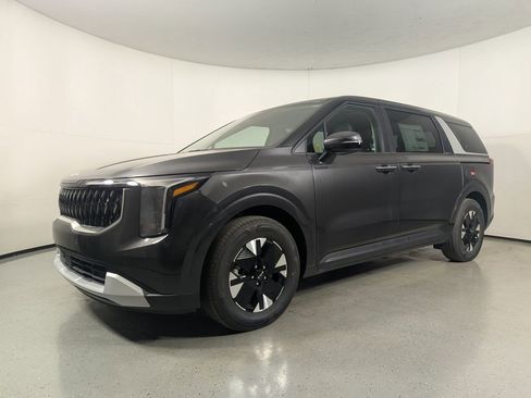 New 2026 Kia Carnival LXS image 3