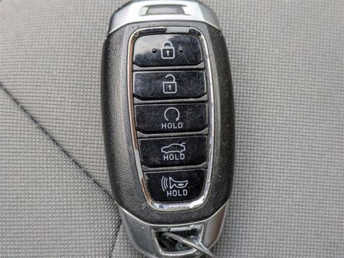 Used 2022 Hyundai Elantra SEL image 26