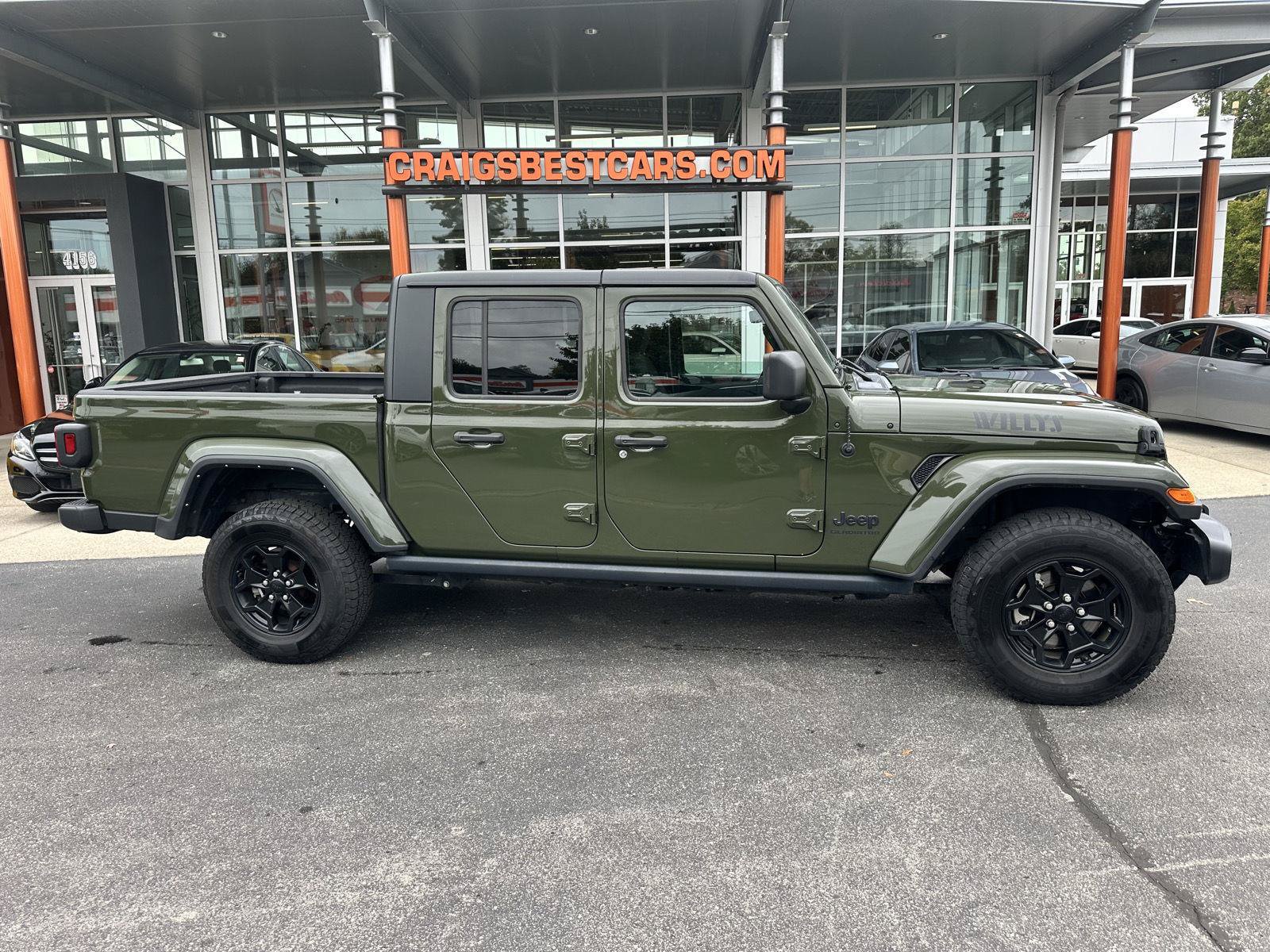 Used 2022 Jeep Gladiator Sport AWD/4WD image 2