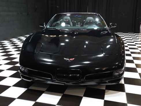 Used 2001 Chevrolet Corvette Convertible w/ Preferred Equipment Group2 RWD image 16