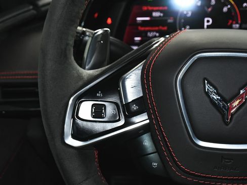 Used 2024 Chevrolet Corvette Stingray Premium Conv w/ Z51 Performance Package RWD image 35