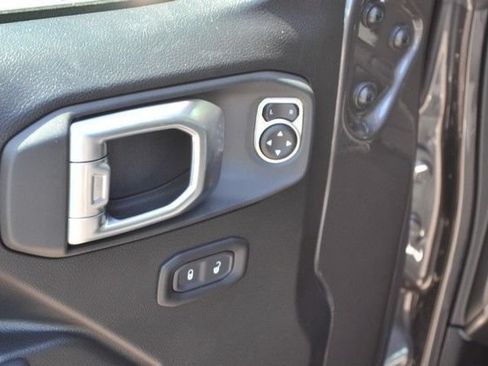New 2026 Jeep Gladiator Sport AWD/4WD image 13
