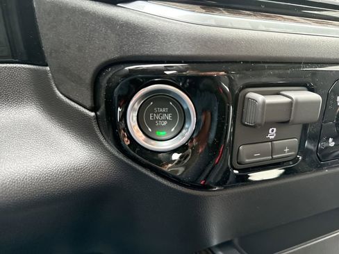 New 2026 GMC Sierra 1500 Elevation w/ Elevation Premium Package AWD/4WD image 17