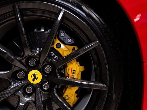 Used 2022 Ferrari F8 Tributo RWD image 27