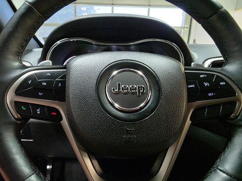 Used 2017 Jeep Grand Cherokee Altitude AWD/4WD image 28