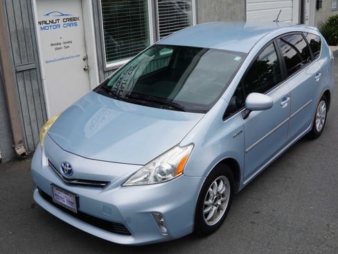 Used 2012 Toyota Prius V Three FWD image 3