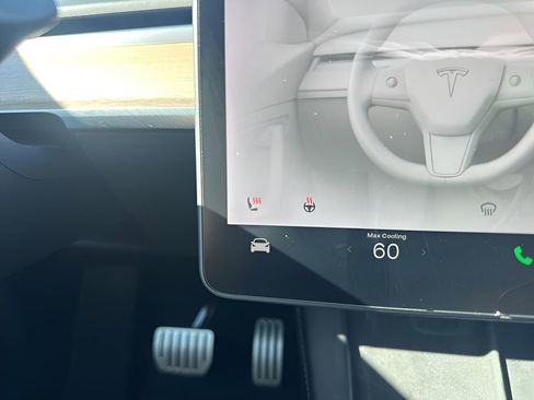 Used 2021 Tesla Model Y Performance image 22