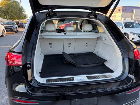 Used 2023 Mercedes-Benz EQE 500 4MATIC SUV image 10