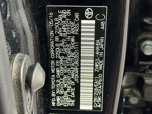 Used 2016 Toyota Prius Three Touring w/ Preferred Accessory Package FWD image 12