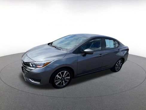 Used 2025 Nissan Versa SV FWD image 7