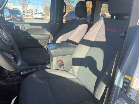 Used 2024 Jeep Wrangler Unlimited Rubicon image 11