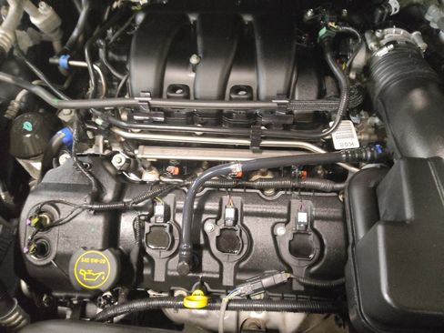 Used 2019 Ford Explorer XLT AWD/4WD image 30