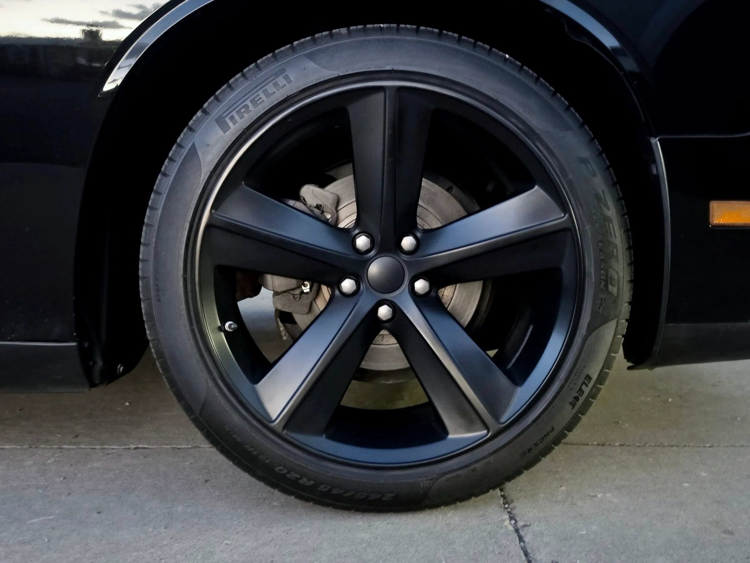 Used 2014 Dodge Challenger SXT RWD image 31