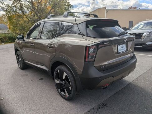 New 2026 Nissan Kicks SR w/ SR Premium Package image 6