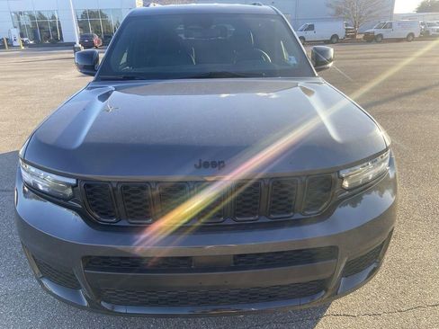 Used 2023 Jeep Grand Cherokee L Laredo image 30