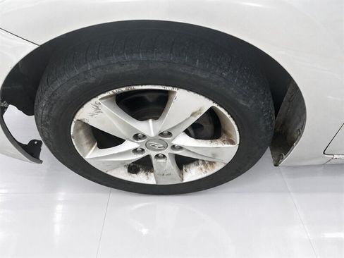 Used 2012 Hyundai Elantra GLS w/ Preferred Pkg 3 FWD image 28