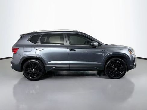 Used 2024 Volkswagen Taos SEL AWD/4WD image 8