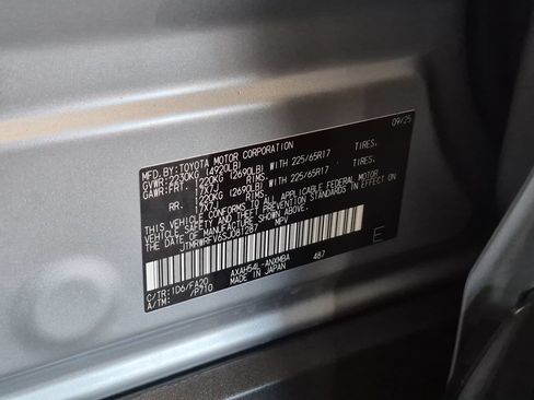 Used 2025 Toyota RAV4 XLE AWD/4WD image 23