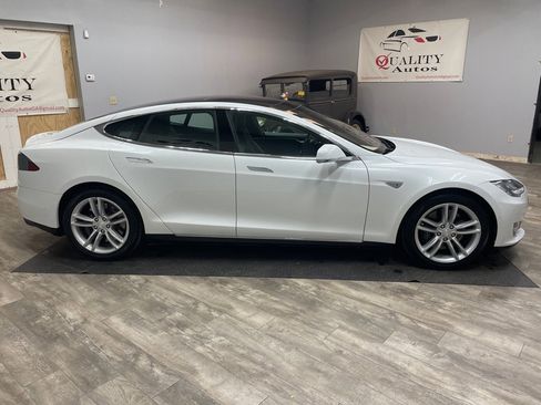 Used 2015 Tesla Model S 70 image 10