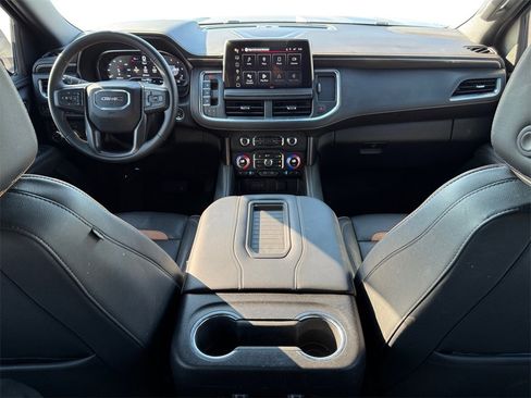 Used 2023 GMC Yukon AT4 w/ AT4 Premium Package image 10