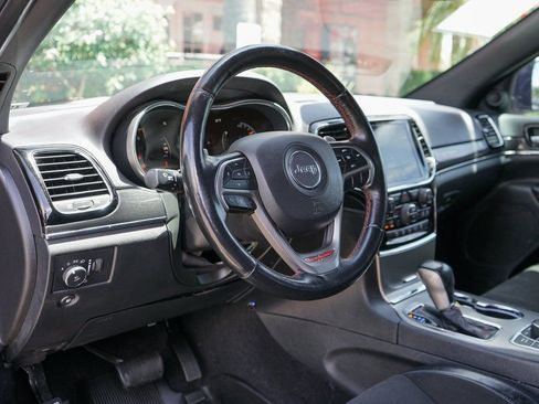 Used 2020 Jeep Grand Cherokee Trailhawk AWD/4WD image 18