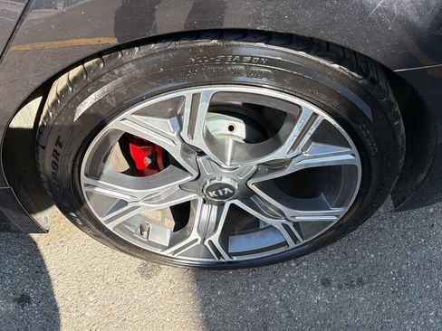 Used 2021 Kia Stinger GT-Line AWD/4WD image 9