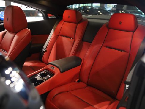 Used 2018 Rolls-Royce Wraith RWD image 35