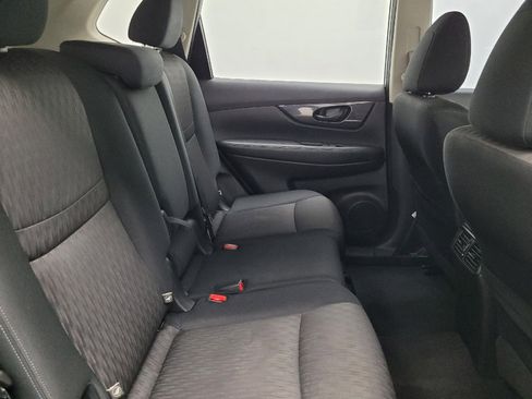 Used 2020 Nissan Rogue S image 19