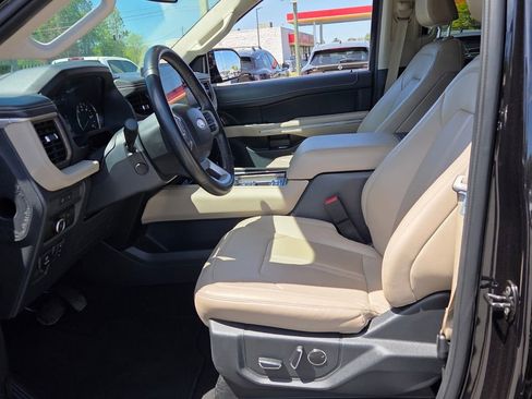 Used 2024 Ford Expedition Max Limited image 3
